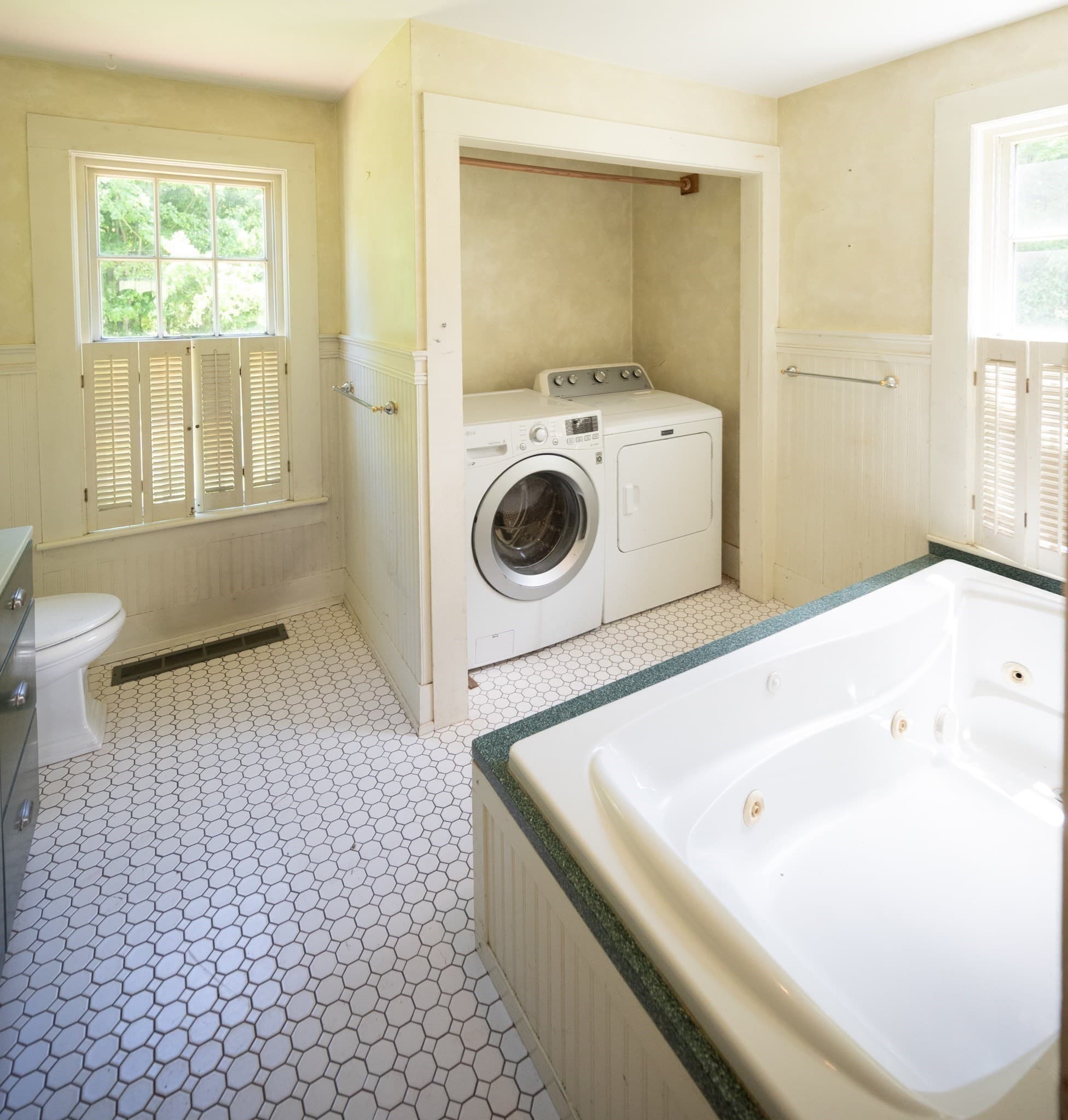 Single Family Residence at 38 Blueberry Hill Rd, New Salem MA 01355, photo 16 of 41