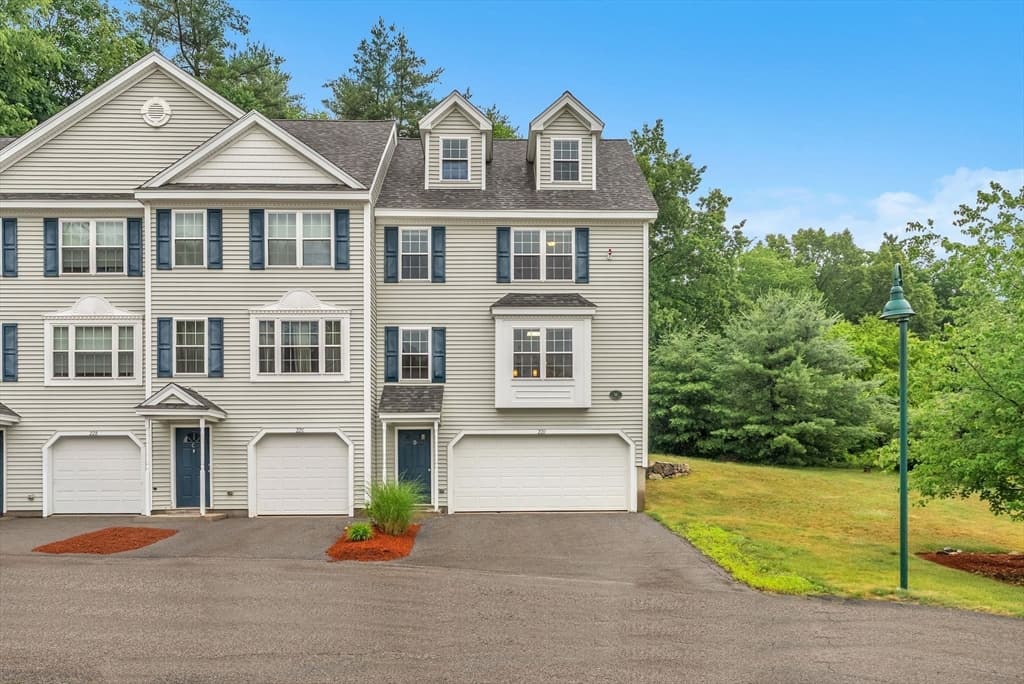 22 Bradley Dr # D, Groton MA 01450
