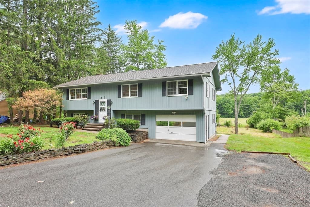 210 Strong St, Amherst MA 01002
