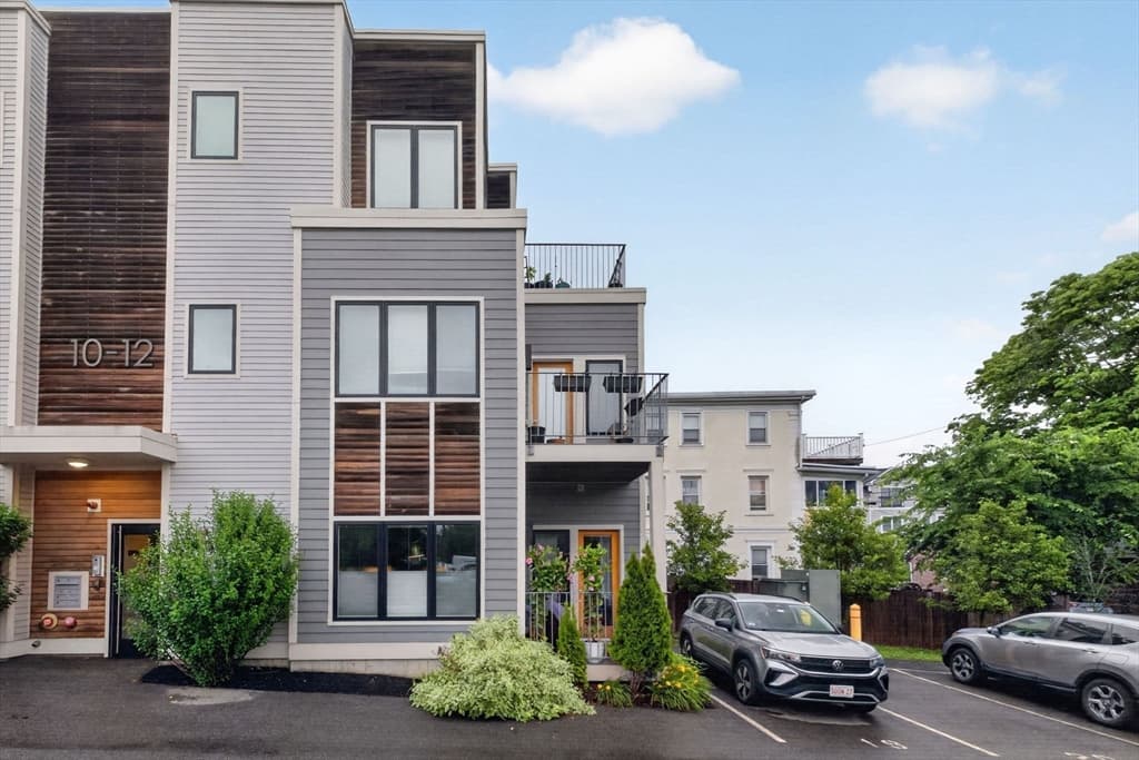 Condominium at 10-12 Tafthill Park # 1, Boston MA 02131, Boston, photo 22 of 29