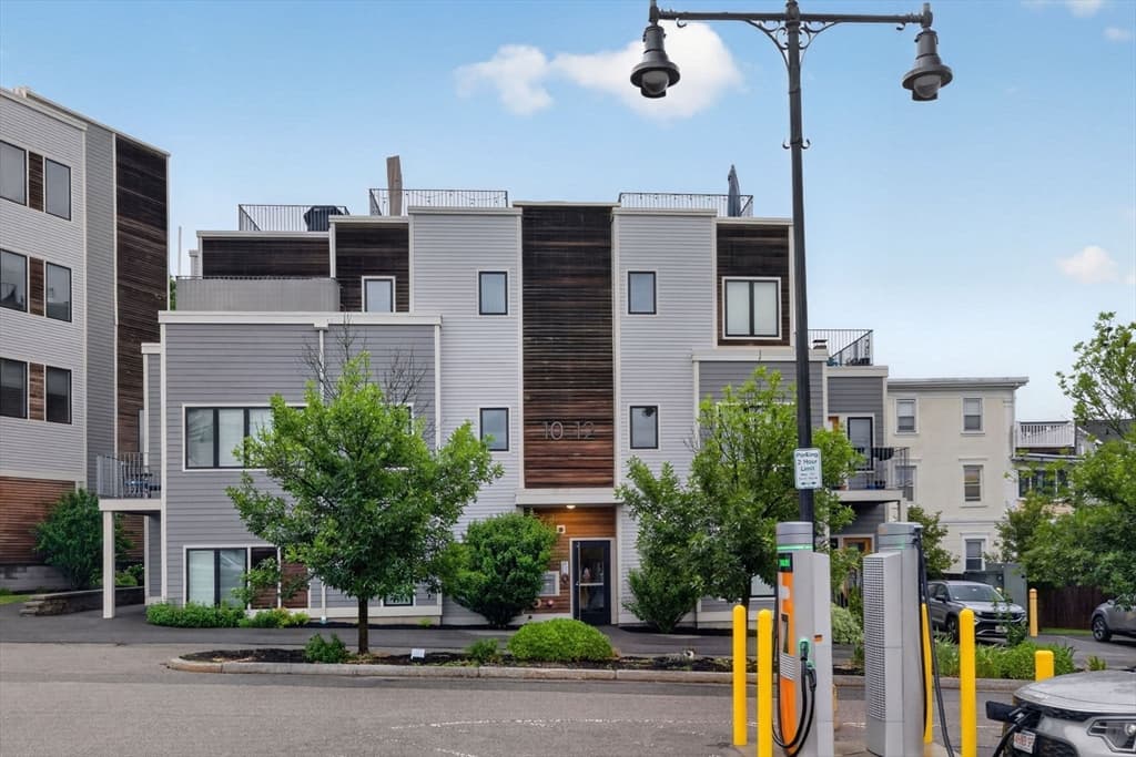 Condominium at 10-12 Tafthill Park # 1, Boston MA 02131, Boston, photo 20 of 29