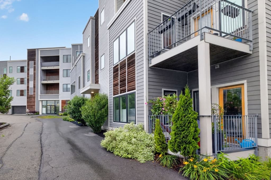 Condominium at 10-12 Tafthill Park # 1, Boston MA 02131, Boston, photo 24 of 29