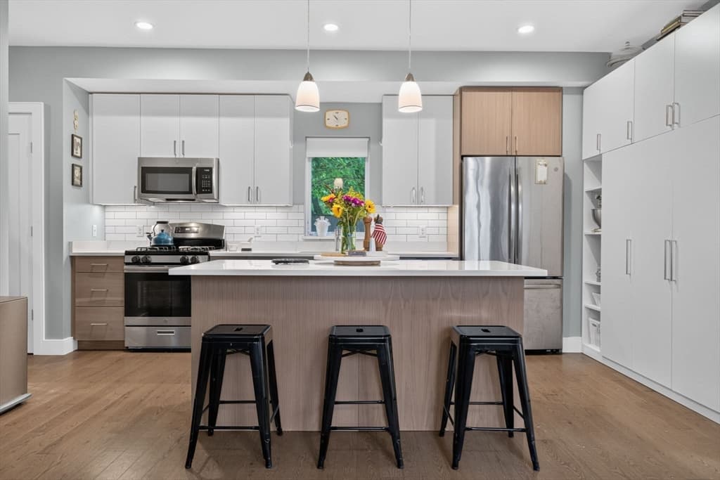 Condominium at 10-12 Tafthill Park # 1, Boston MA 02131, Boston, photo 4 of 29