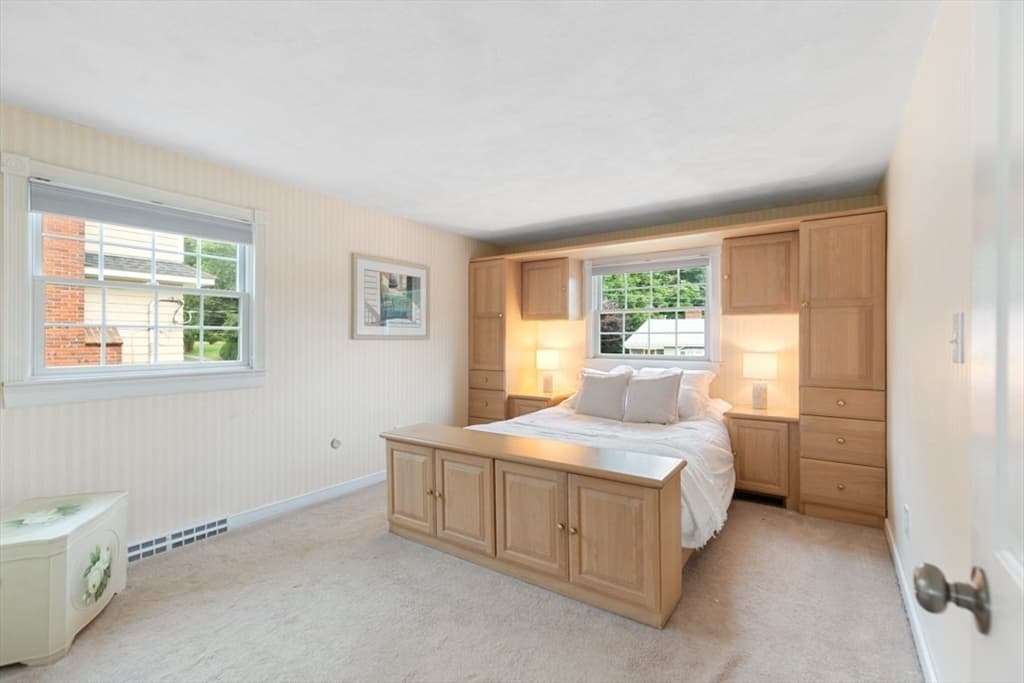 Single Family Residence at 4 Rossmore Rd, Lynnfield MA 01940, Lynnfield, photo 15 of 28