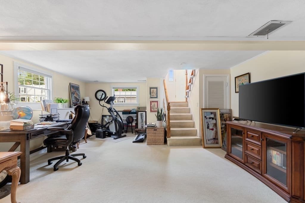 Single Family Residence at 4 Rossmore Rd, Lynnfield MA 01940, Lynnfield, photo 21 of 28