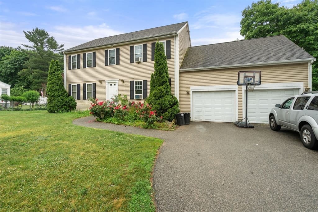 86 Oakland St, Stoughton MA 02072 photo 2