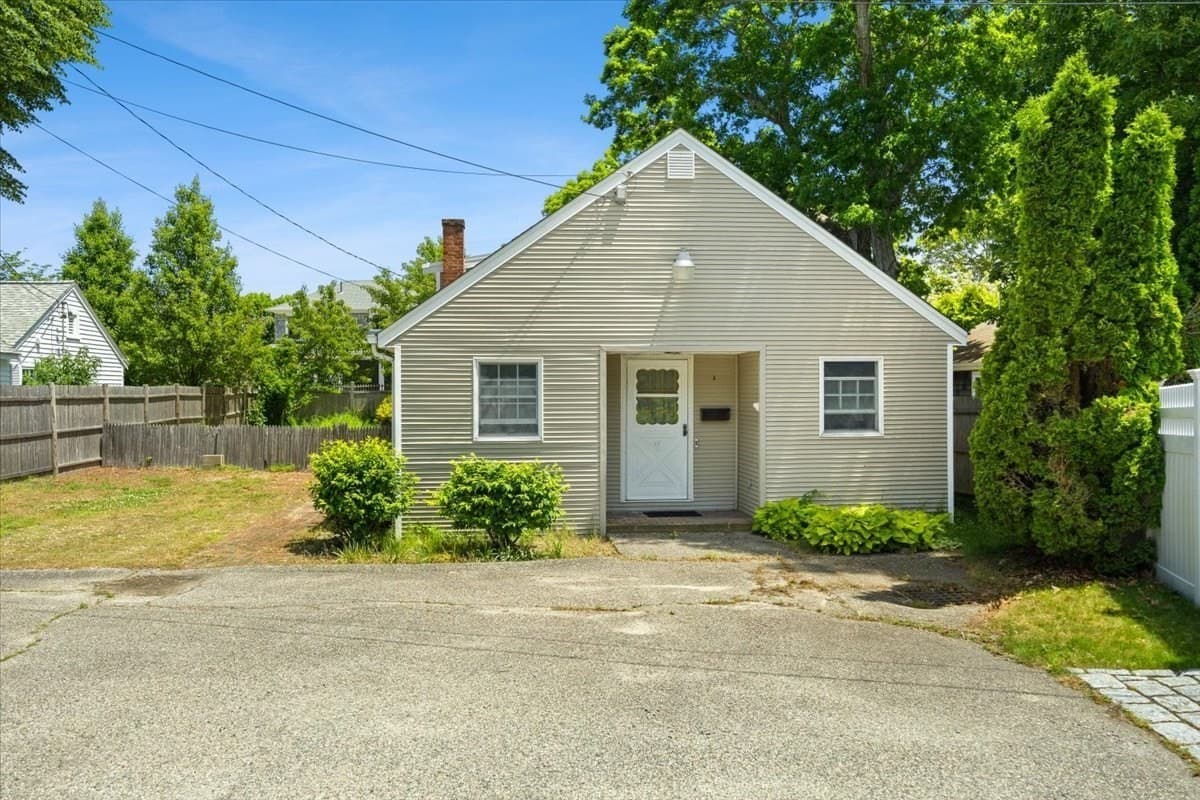 Single Family Residence at 47 Little Rock Ave, Falmouth MA 02540, photo 2 of 32