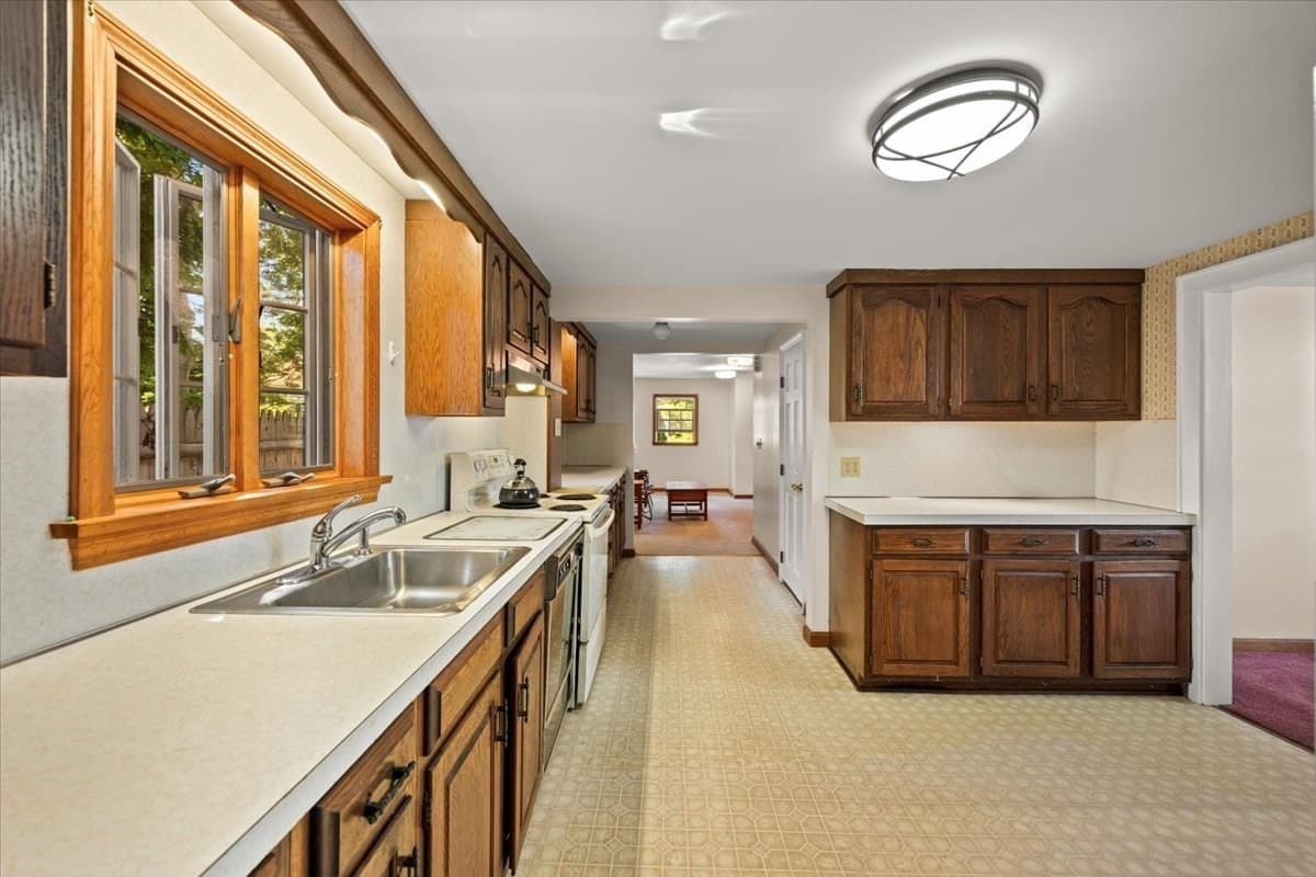 Single Family Residence at 47 Little Rock Ave, Falmouth MA 02540, photo 13 of 32
