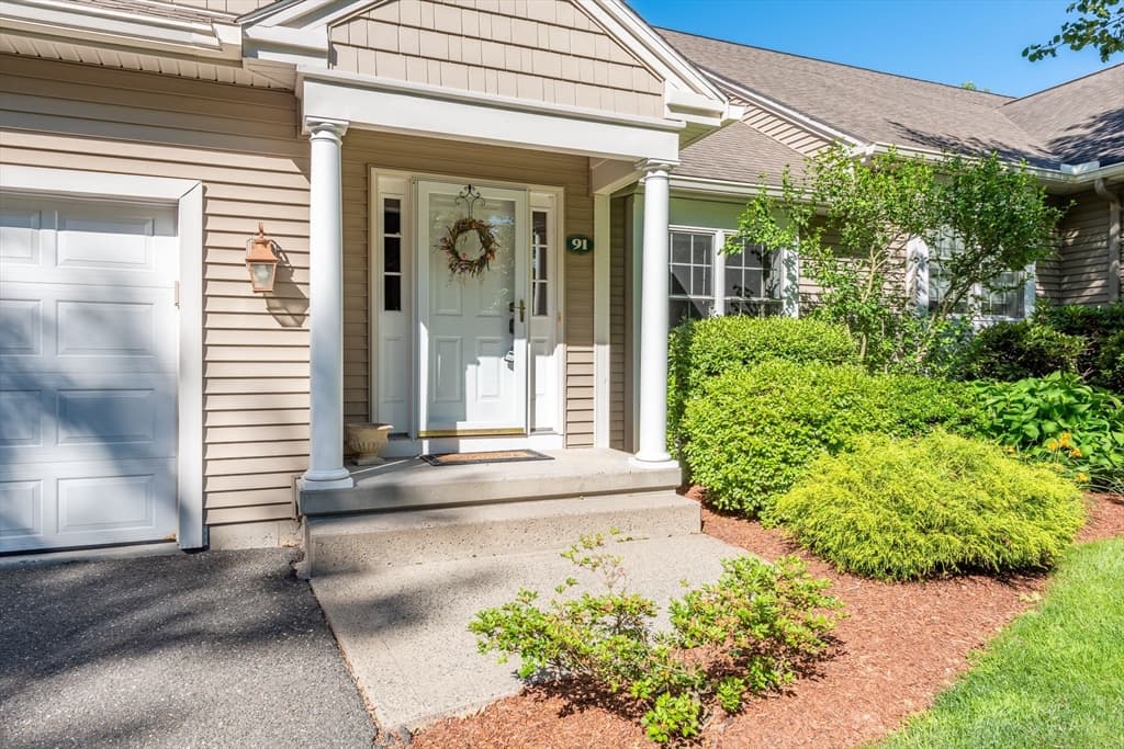 91 Shadow Brook Est # 91, South Hadley MA 01075