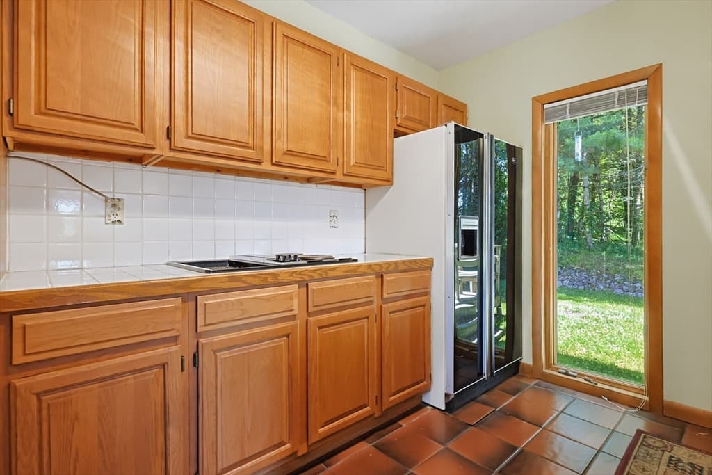 42 Jolicoeur Ave, Spencer MA 01562 photo 9