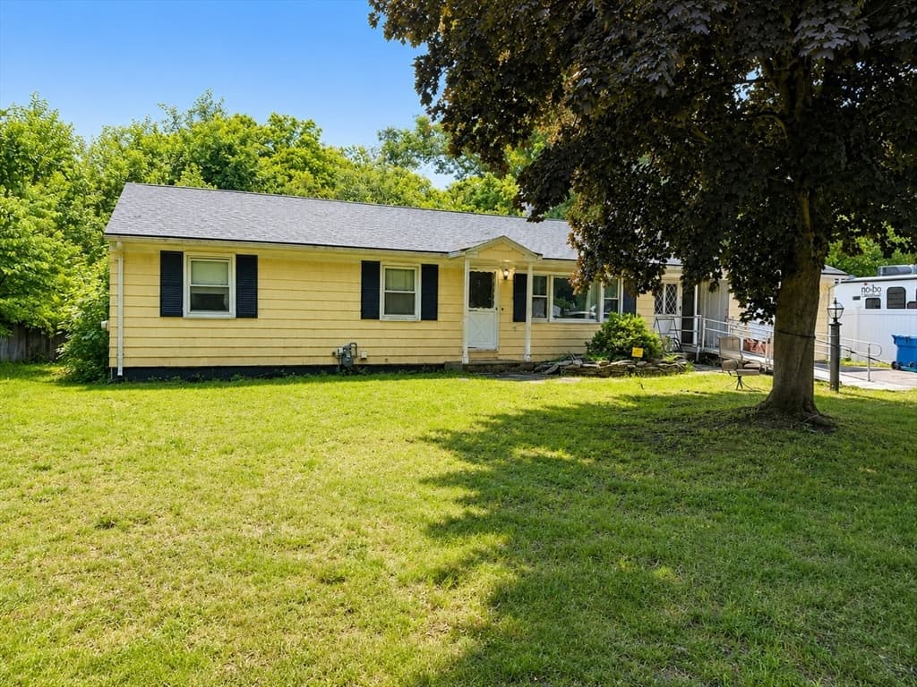 Single Family Residence at 17 Vincent Dr, West Springfield MA 01089, photo 2 of 25