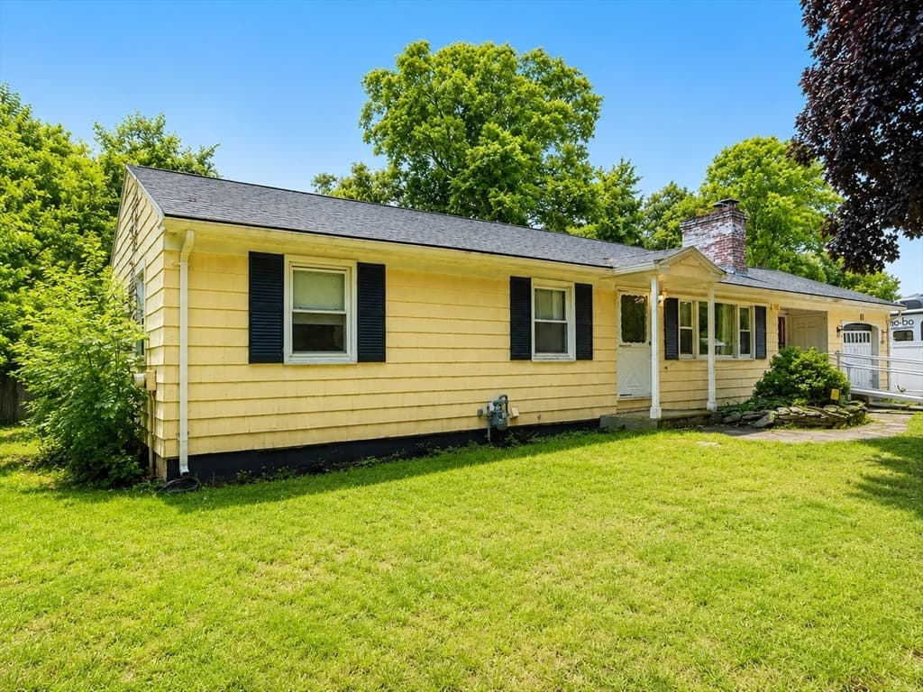 Single Family Residence at 17 Vincent Dr, West Springfield MA 01089, photo 3 of 25