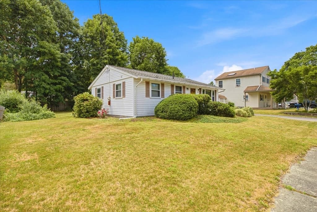20 Pine Hill Ter, Rockland MA 02370 photo 3