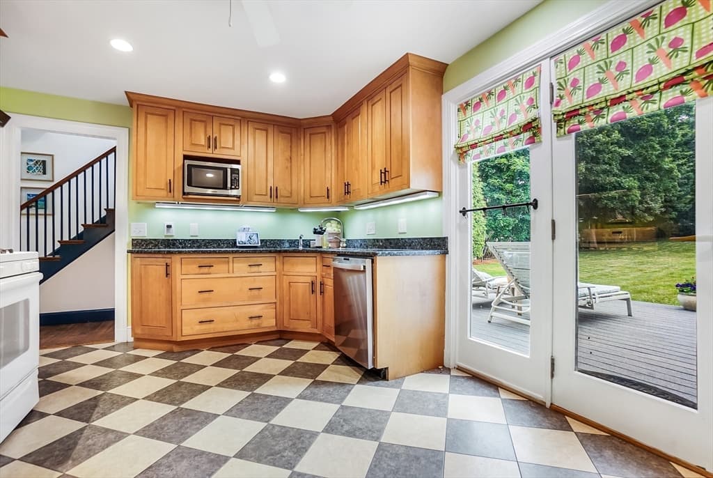 158 Warren Street, Waltham MA 02453 photo 14