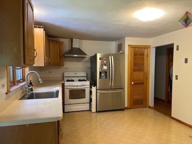 Single Family Residence at 1849 Bay Rd, Sharon MA 02067, photo 6 of 22