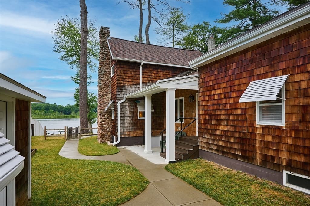 238 Dox Rd, Westfield MA 01085