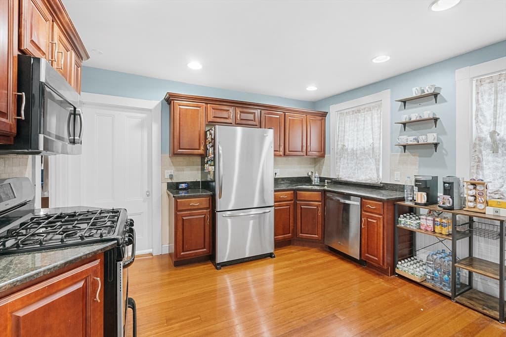 48 Eddy St # 48, Newton MA 02465 photo 5