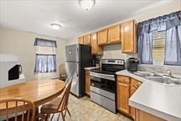 30 Orange St, Fall River MA 02720 photo 6