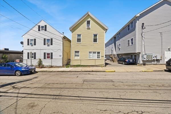 30 Orange St, Fall River MA 02720