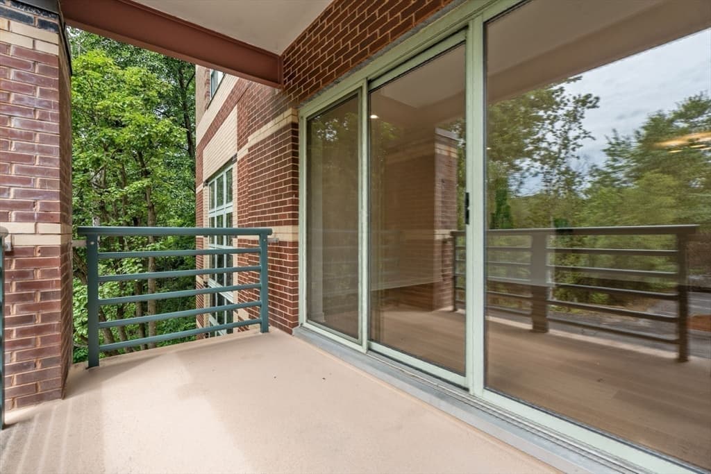 Condominium at 273 Cambridge Road # 205, Woburn MA 01801, Woburn, photo 23 of 34