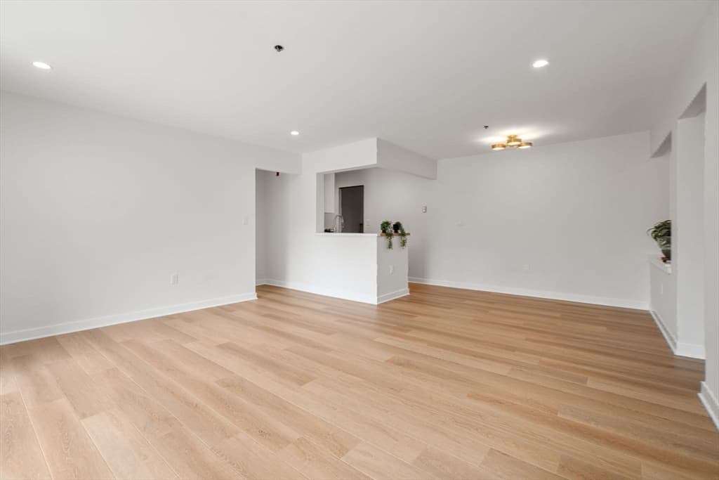 Condominium at 273 Cambridge Road # 205, Woburn MA 01801, Woburn, photo 12 of 34