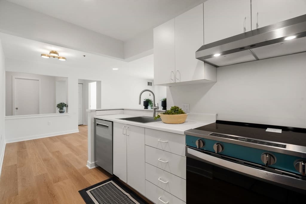Condominium at 273 Cambridge Road # 205, Woburn MA 01801, Woburn, photo 7 of 34