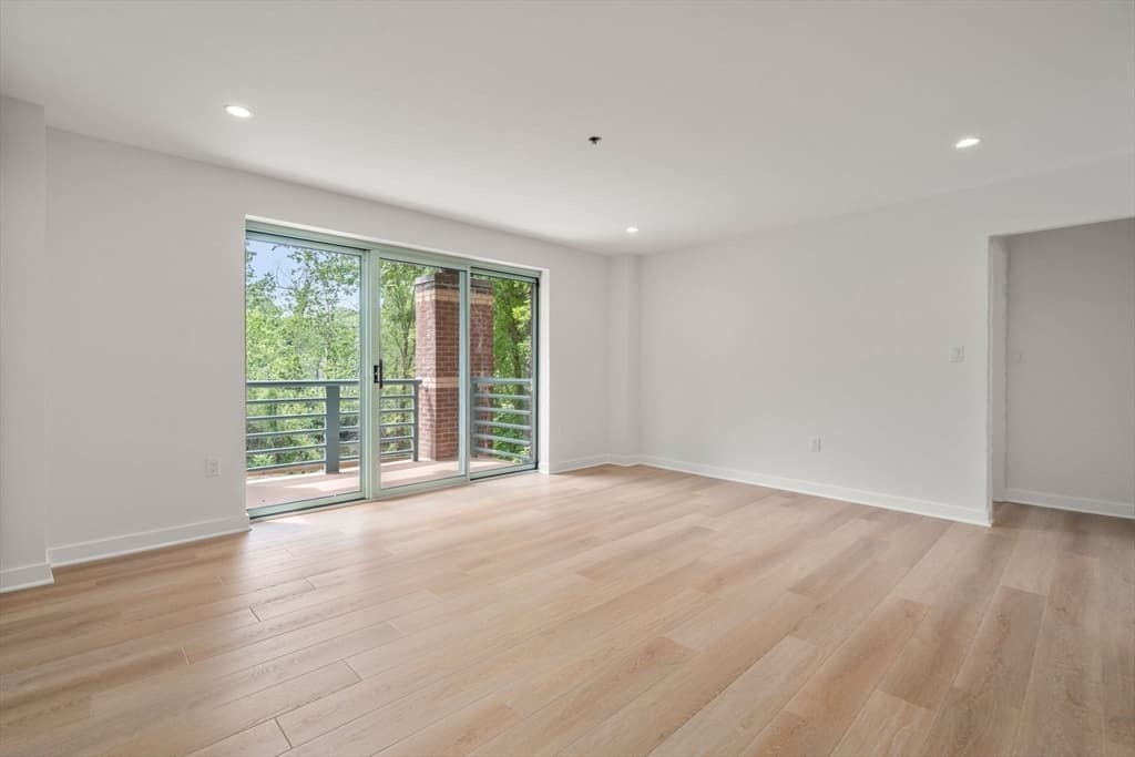 Condominium at 273 Cambridge Road # 205, Woburn MA 01801, Woburn, photo 11 of 34