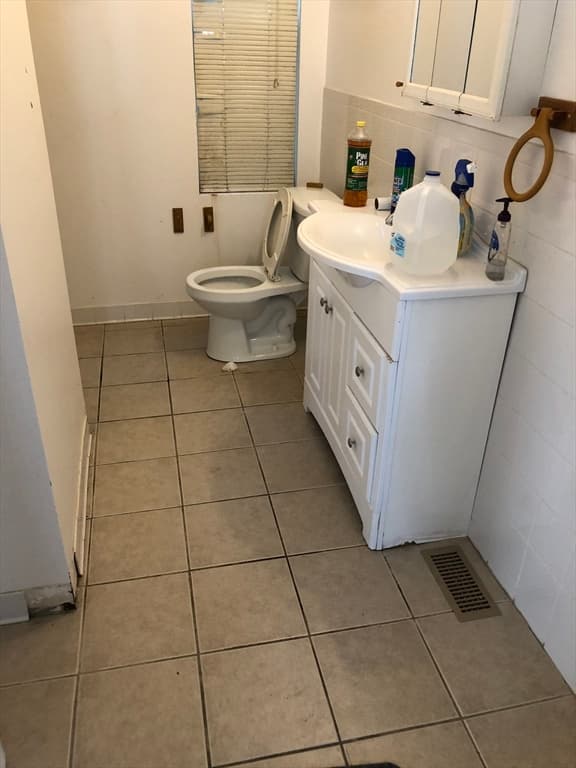 Multi Family at 22 Home St, Worcester MA 01609, photo 5 of 18