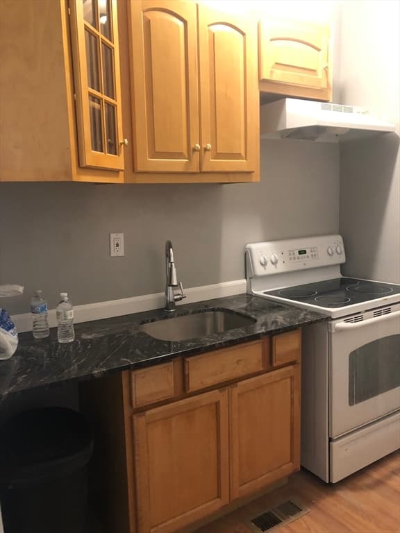 3 Family - 3 Units Up/Down at 21 Dix St, Worcester MA 01609, photo 9 of 16