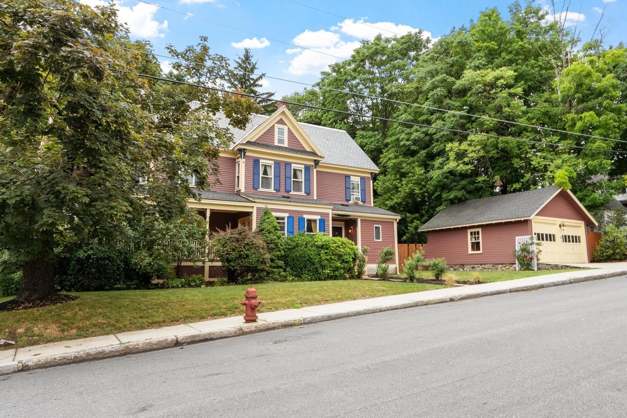 Single Family Residence at 192 Wentworth Ave, Lowell MA 01852, photo 2 of 38