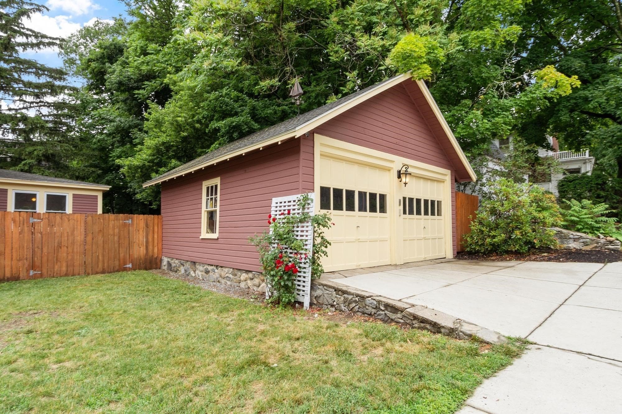 Single Family Residence at 192 Wentworth Ave, Lowell MA 01852, photo 4 of 38