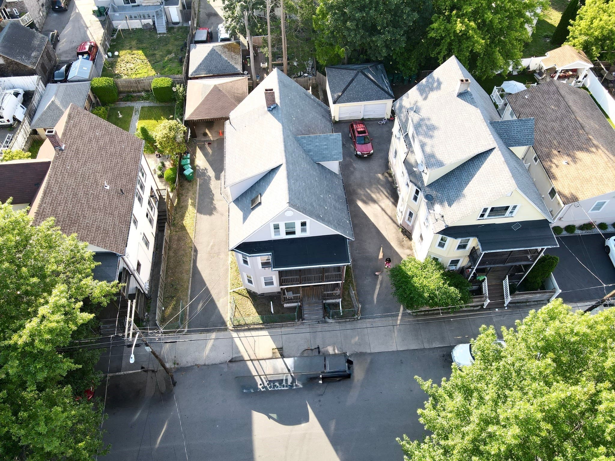 3 Family at 31-33 Hollingsworth St, Lynn MA 01902, Lynn, photo 2 of 40