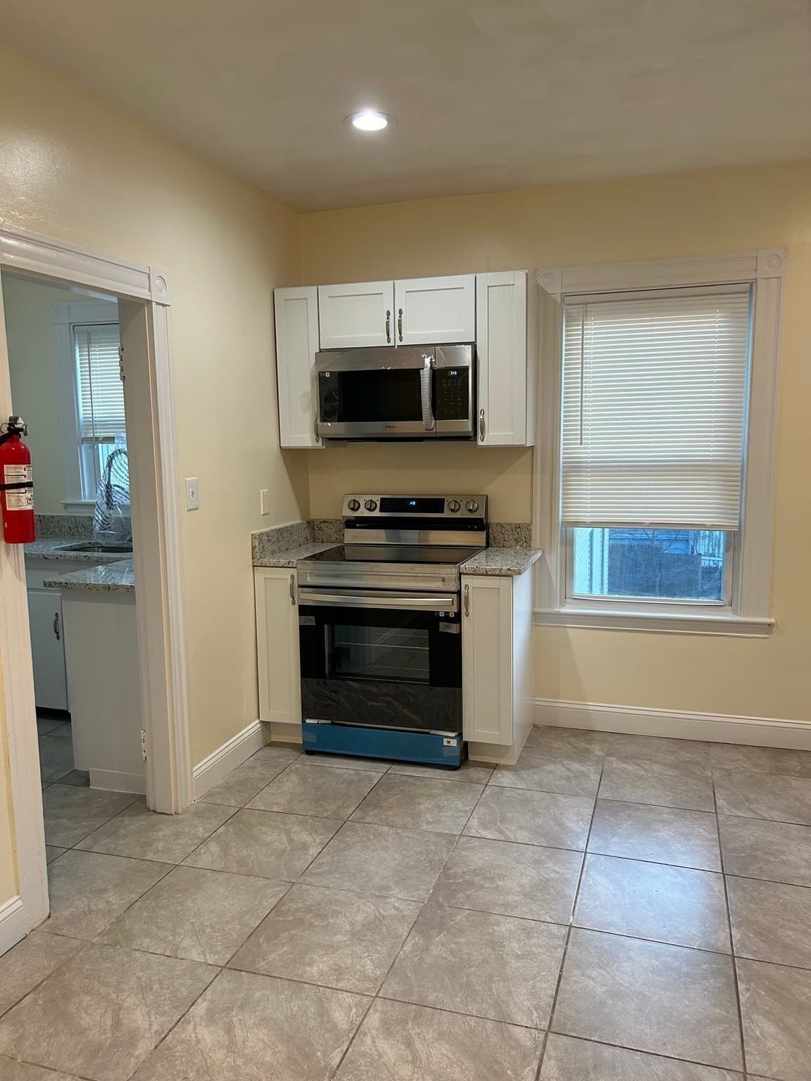 3 Family at 31-33 Hollingsworth St, Lynn MA 01902, Lynn, photo 22 of 40
