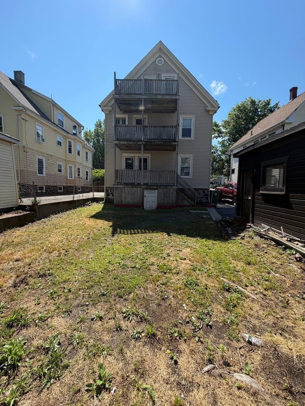 3 Family at 31-33 Hollingsworth St, Lynn MA 01902, Lynn, photo 3 of 40