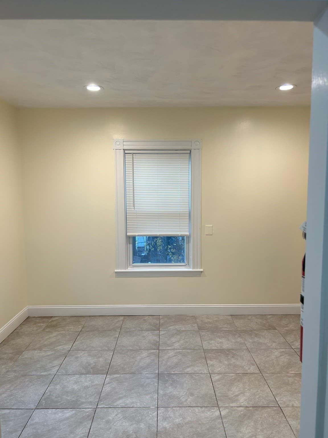 3 Family at 31-33 Hollingsworth St, Lynn MA 01902, Lynn, photo 24 of 40