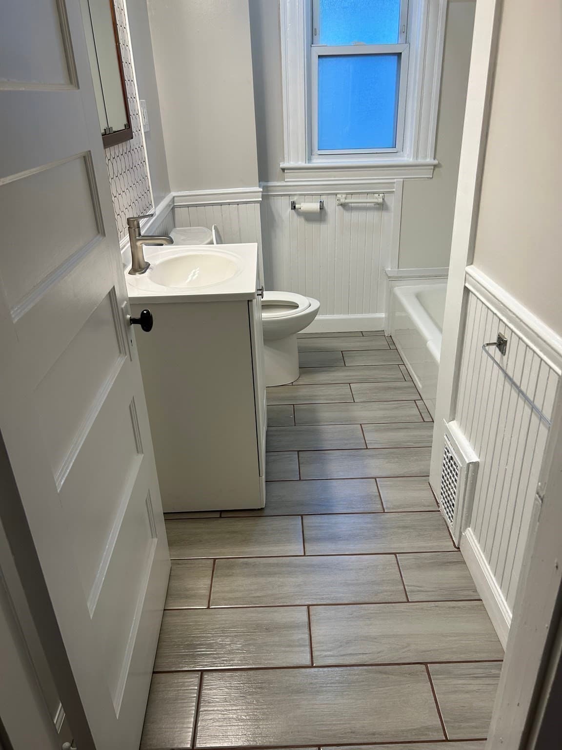 3 Family at 31-33 Hollingsworth St, Lynn MA 01902, Lynn, photo 34 of 40