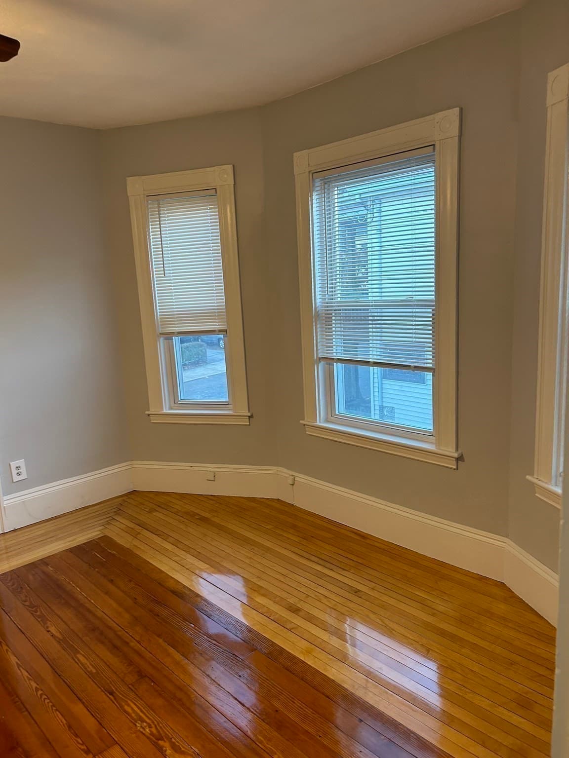 3 Family at 31-33 Hollingsworth St, Lynn MA 01902, Lynn, photo 29 of 40