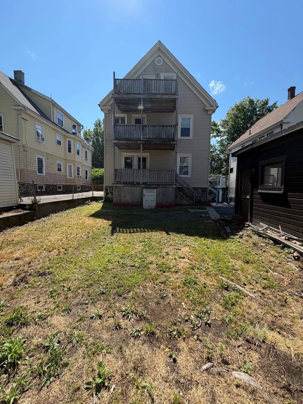 3 Family at 31-33 Hollingsworth St, Lynn MA 01902, Lynn, photo 4 of 40