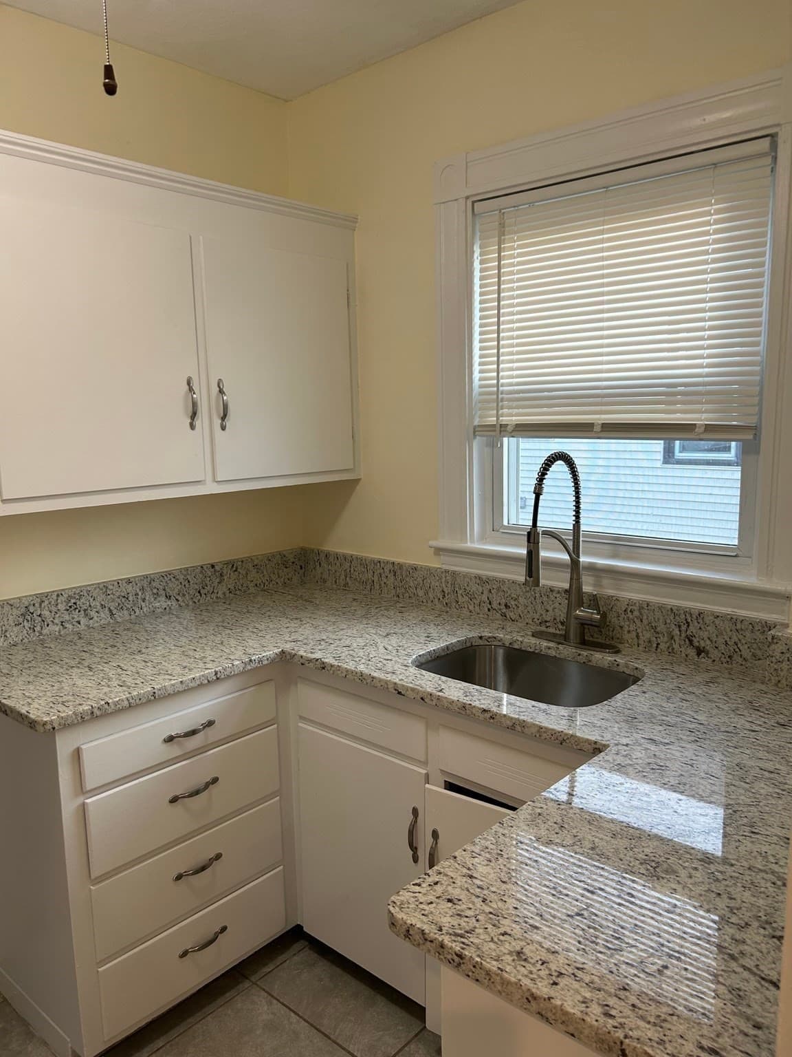 3 Family at 31-33 Hollingsworth St, Lynn MA 01902, Lynn, photo 25 of 40