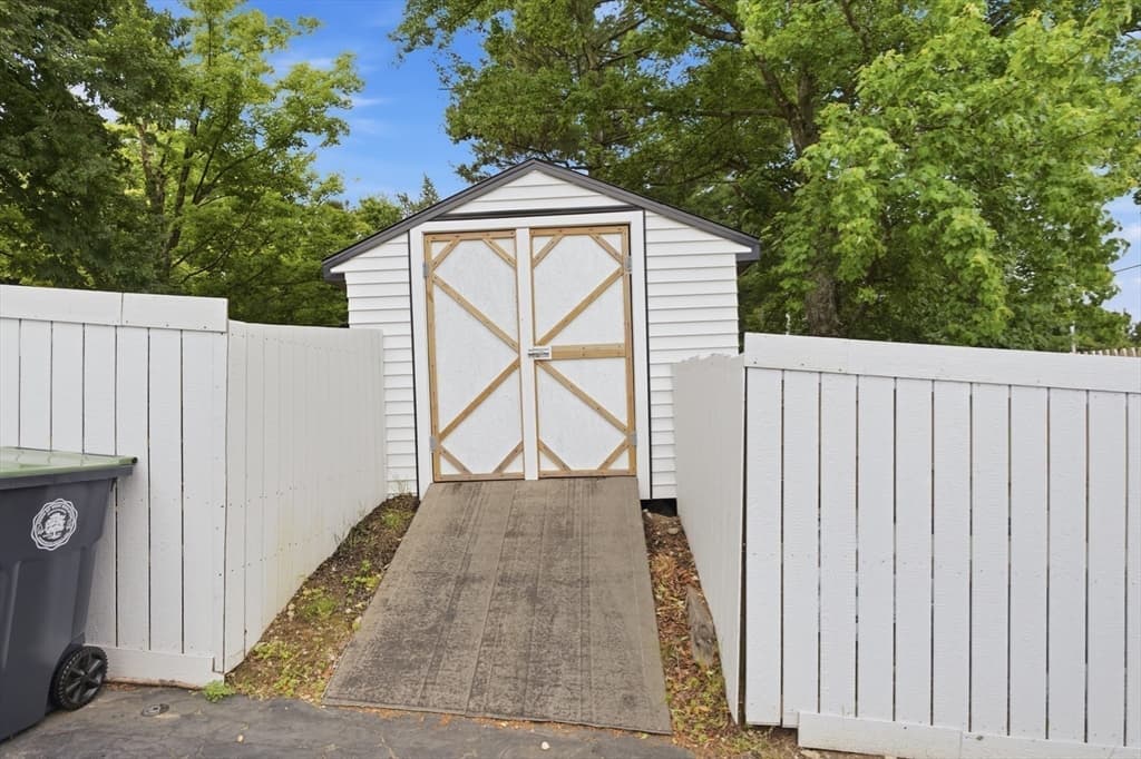 91 Bunkerhill Pkwy, West Boylston MA 01583 photo 32