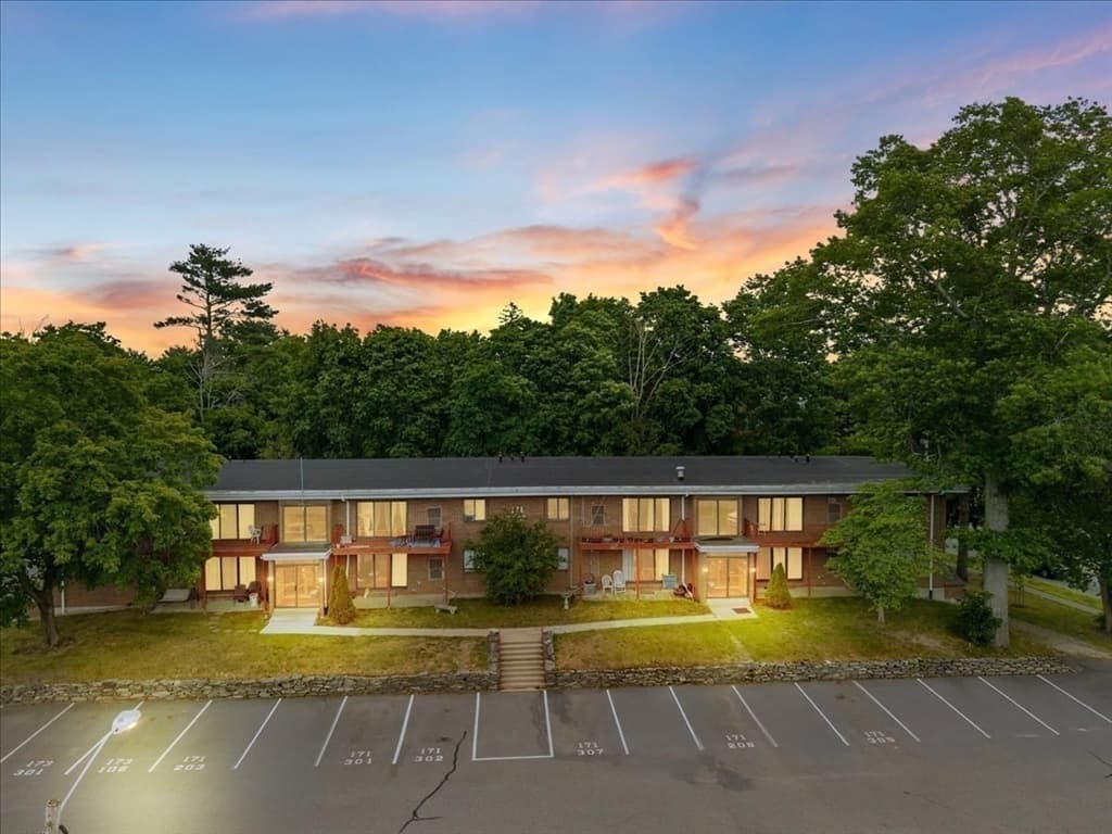 Condominium at 171 Highland Street # 103, Taunton MA 02780, Taunton, photo 14 of 15
