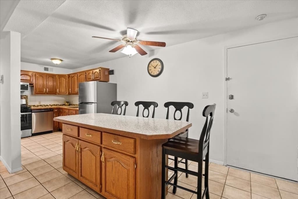 Condominium at 171 Highland Street # 103, Taunton MA 02780, Taunton, photo 8 of 15