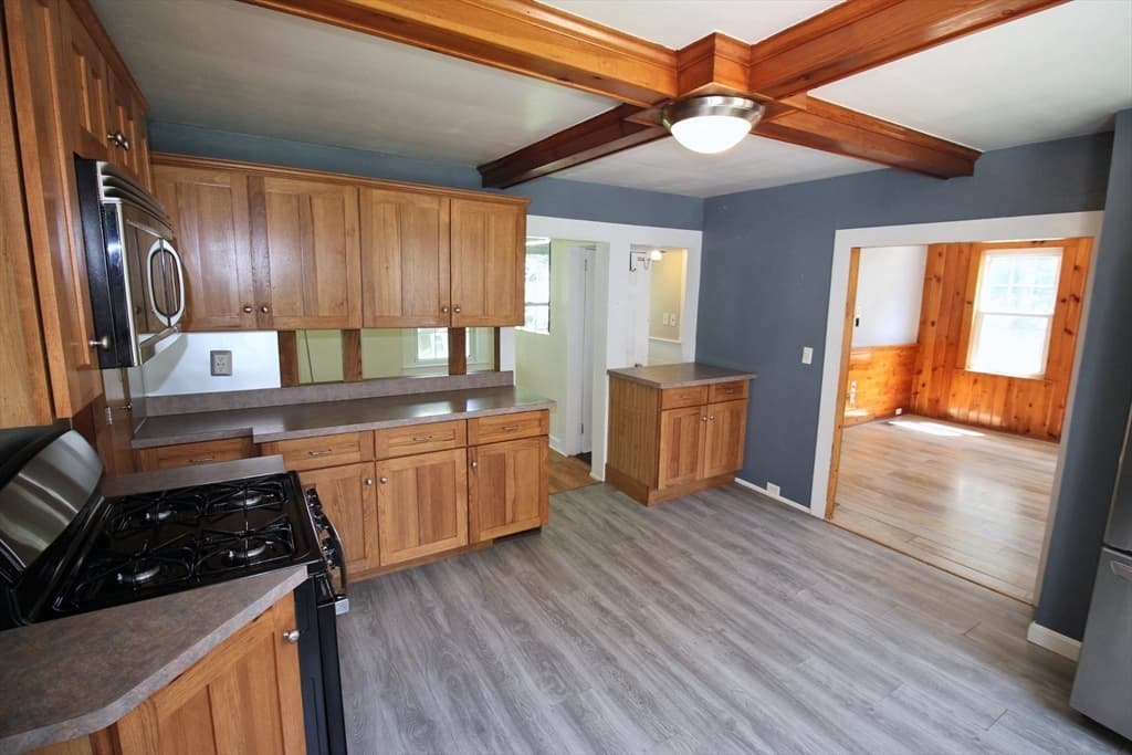 18 Bolton Pl, Bridgewater MA 02324 photo 5