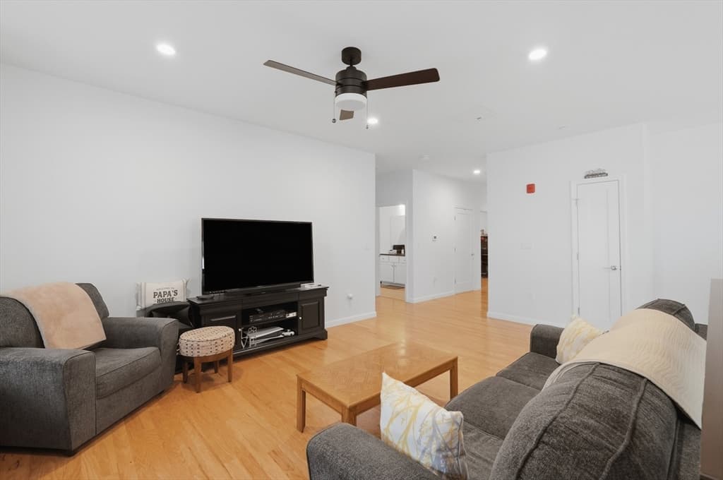 Condominium at 266 Monponsett # 1109, Halifax MA 02338, Halifax, photo 13 of 37