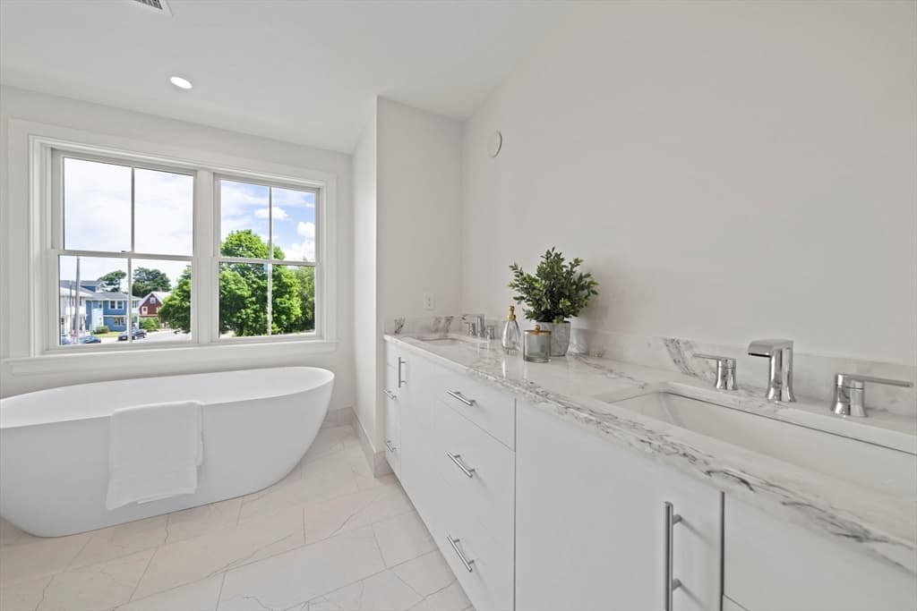 Single Family Residence at 712 Washington, Boston MA 02135, photo 20 of 31
