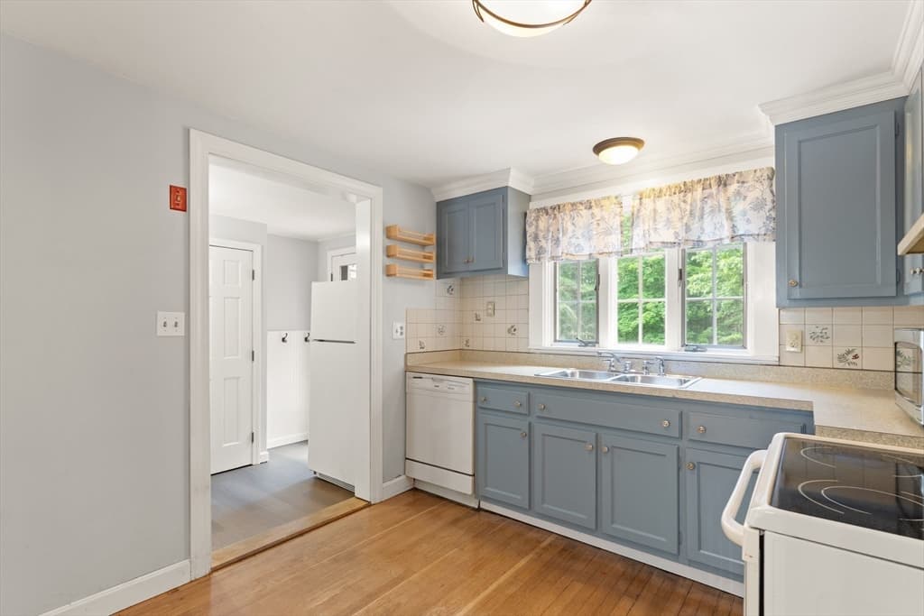 Single Family Residence at 43 Brennan Way, Holden MA 01520, photo 13 of 30