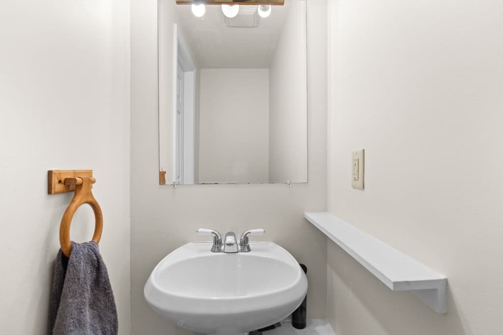 Single Family Residence at 32 Pine Valley Dr # 50A, Falmouth MA 02556, Falmouth, photo 6 of 20