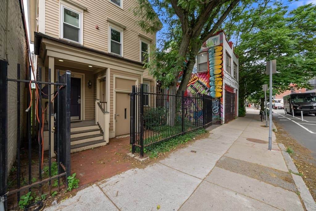 930 Massachusetts Ave, Cambridge MA 02139 photo 2