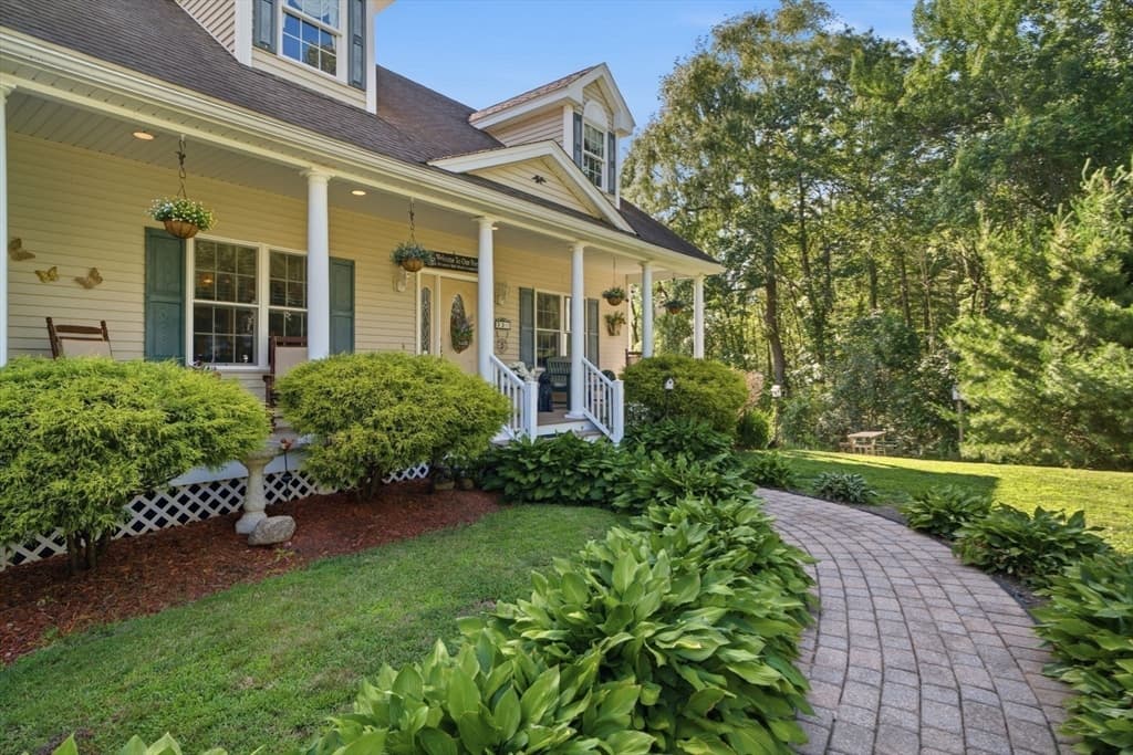 Single Family Residence at 33 Park Terrace, Dracut MA 01826, photo 2 of 42