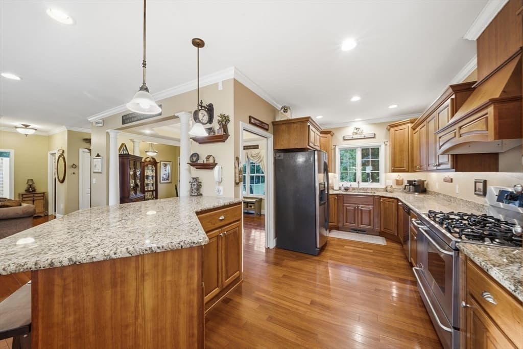 Single Family Residence at 33 Park Terrace, Dracut MA 01826, photo 13 of 42